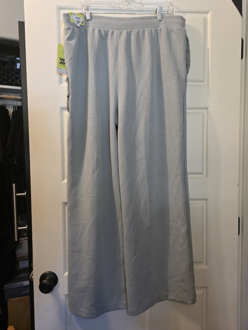All In Motion Full Length Airy Sleek Pant In Sage Green Size XL - Picture 5 of 5